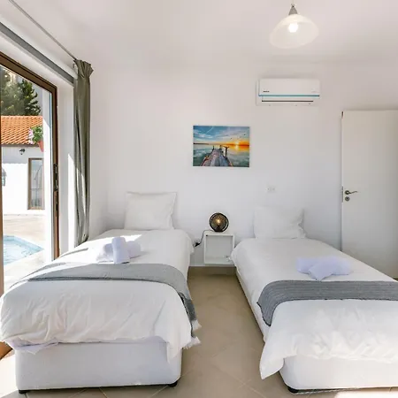 Dream Villa In Tala With Private Pool, Sea & Mountain Views & Garden Retreat 度假居