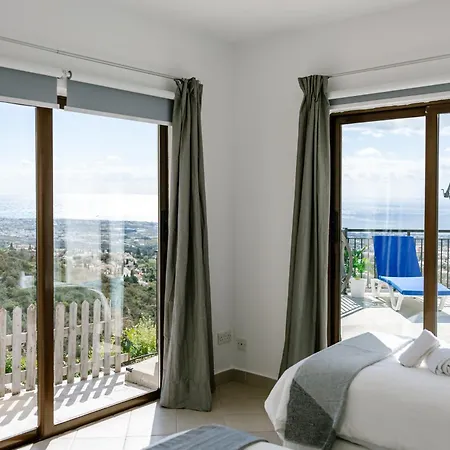 Dream Villa In Tala With Private Pool, Sea & Mountain Views & Garden Retreat 度假居 *